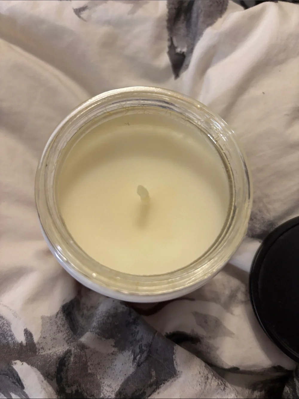 Bath & Body Works scented candle